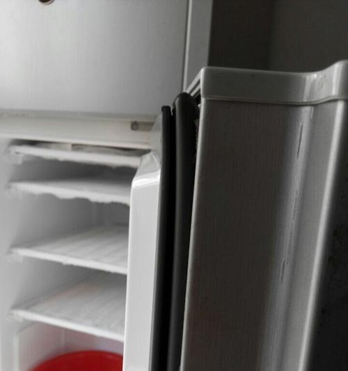 冰箱冰柜结冰处理方法（快速解决冰箱冰柜结冰问题的实用技巧）